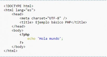 Podemos ver en negrita la insercion de código PHP dentro de código HTML, a esto se le llama en informatica codigo insertado o embedded.